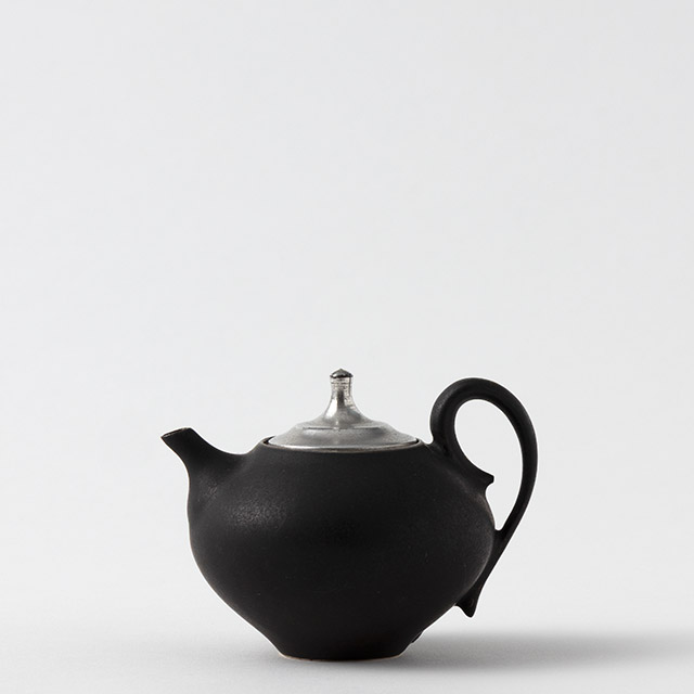 木下和美 黒釉銀彩注器