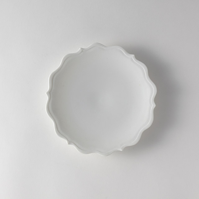 木下和美 白磁輪花丸皿21cm
