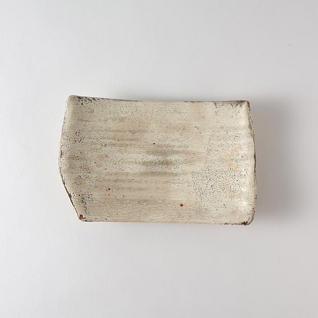 山田浩之　互皿粉引長角変形