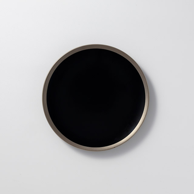 漆丸皿黒 縁錫(平安)18cm