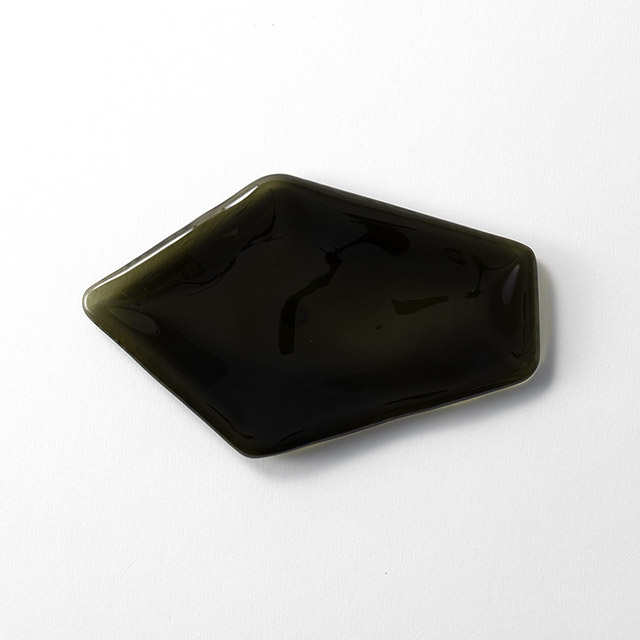 ガラス変形プレート氷紋 カーボンブラックSS