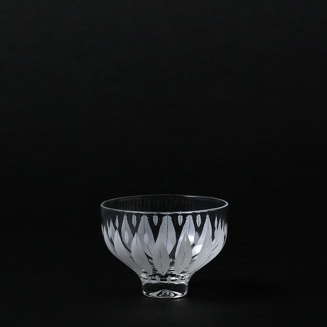 えむに ガラス白リーフ盃
