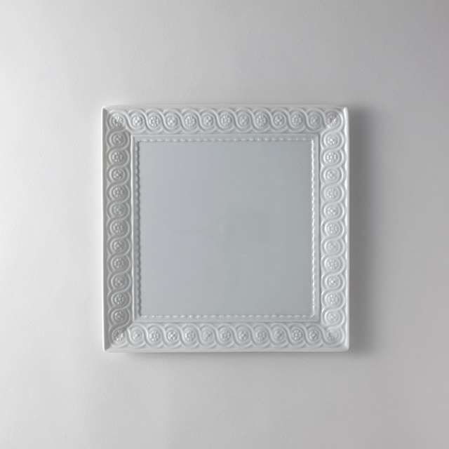 ベルナルド ルーブルスクエア皿(白)27cm