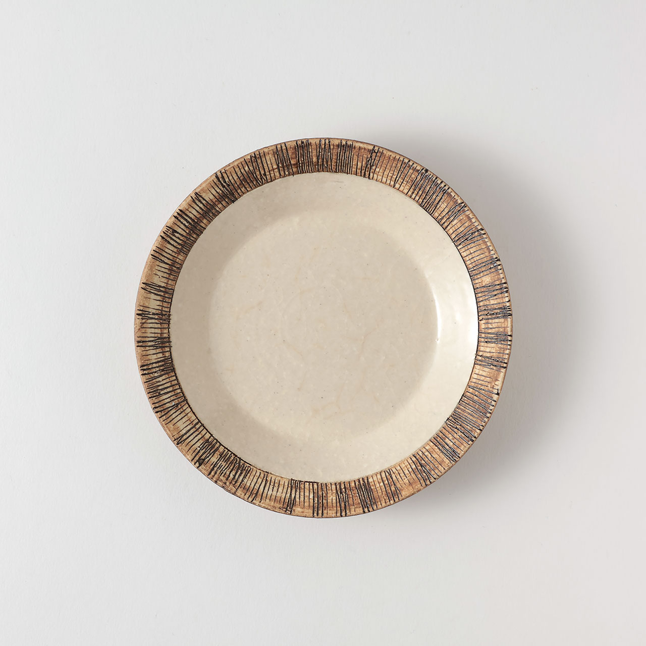 Y.F プレート 14.5ベージュ縁茶