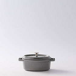 staub 鍋オーバル　グラファイトグレー（ミニ）