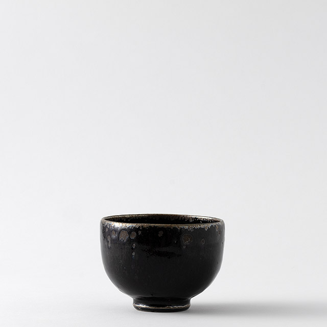 抹茶碗 黒山椒 黒/銀いぶし