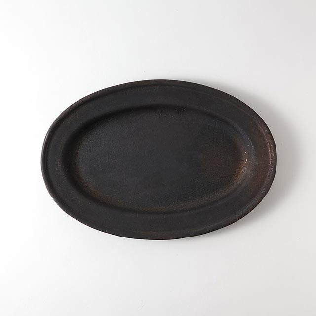 橋本尚美 オーバル黒マット皿