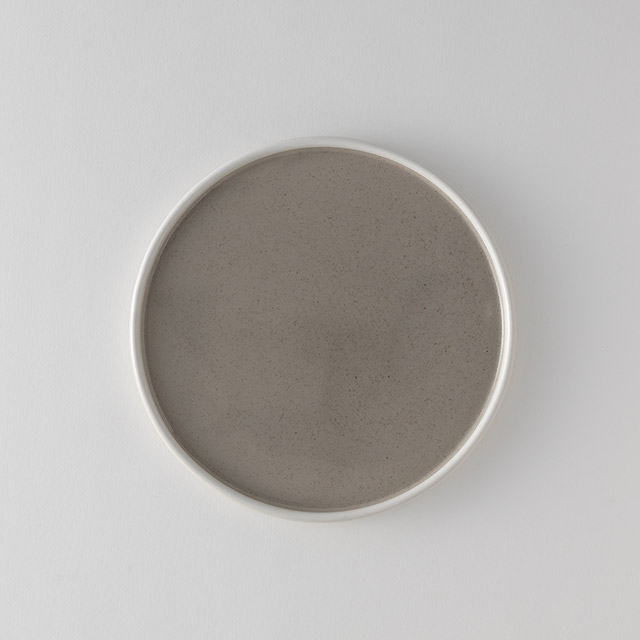 AKS 21cmグレー丸白立ち上り皿
