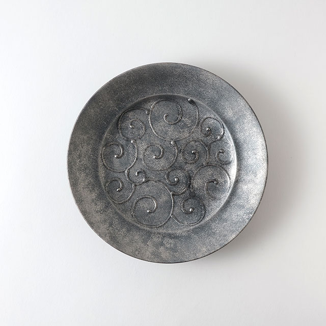 黒マットプラチナ唐草皿19cm