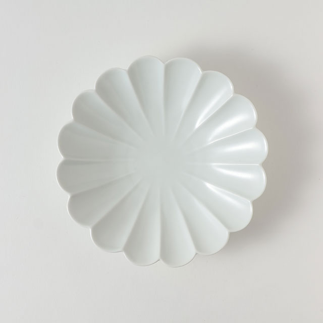 ホワイト輪花麻皿丸17cm