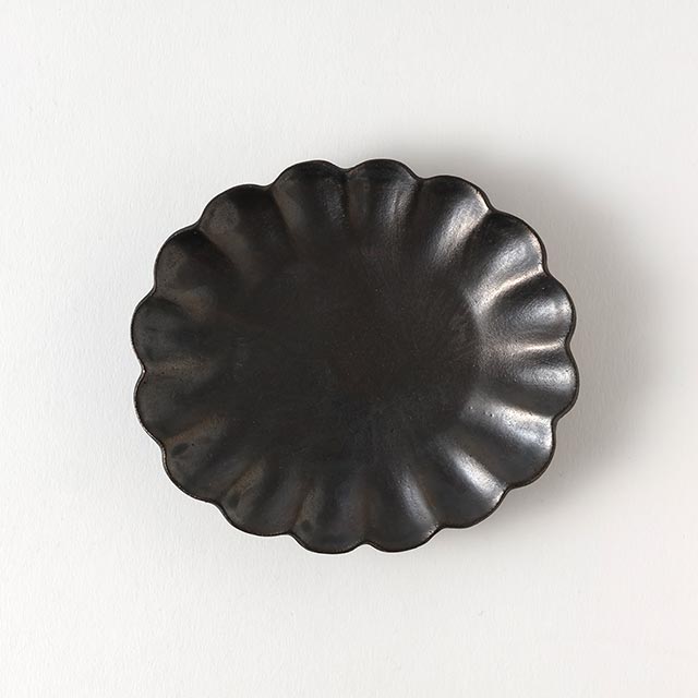 菊割いぶしグレー楕円小皿