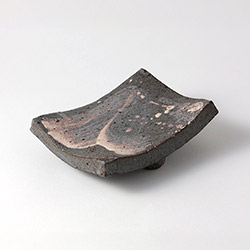 信楽焼　長皿瓦脚付き　グレー