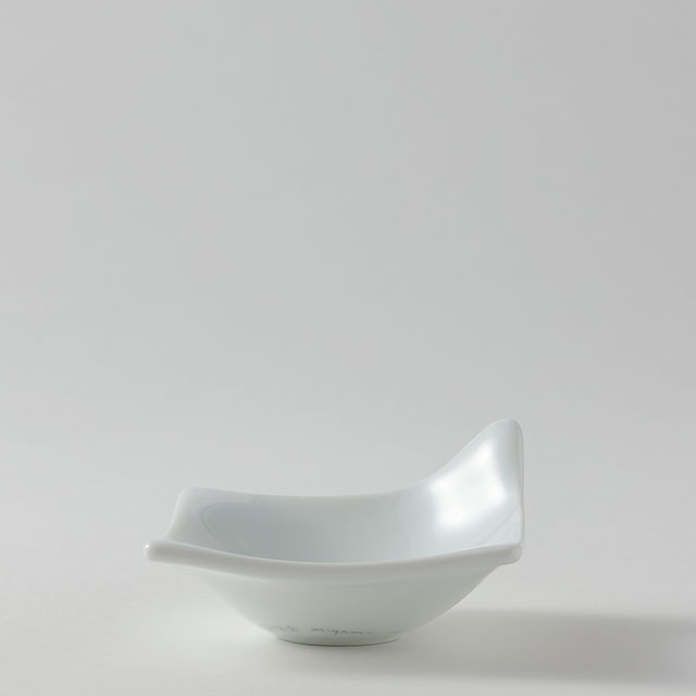 白 角盛皿 8.5×8.5
