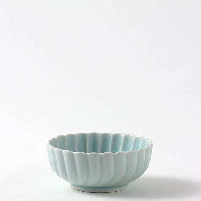 青磁　ねじり菊トンスイ鉢