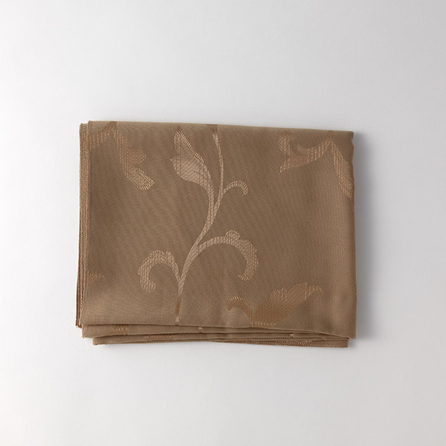 テーブルクロス　茶（葉）99×126