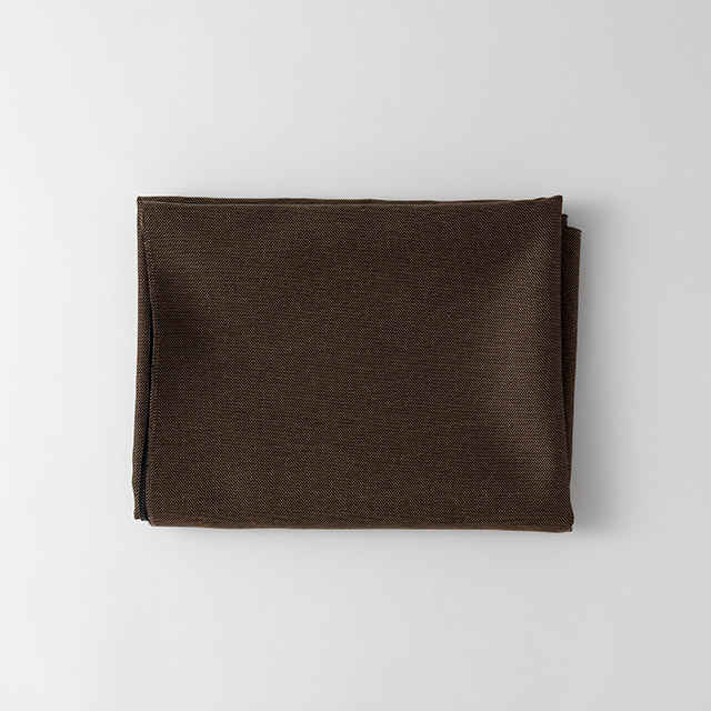 テーブルクロス　茶黒コンビ　126×196