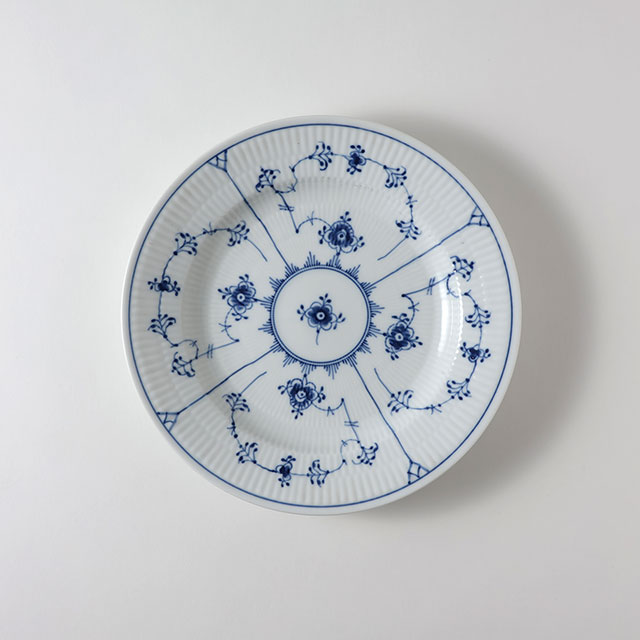 ロイヤルコペンハーゲン ブルーフルーテッド プレイン 26cm皿(クラシック50%|旧2,750円)