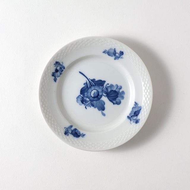 ロイヤルコペンハーゲン ブルーフラワー 16cm皿(クラシック50%|旧990円)