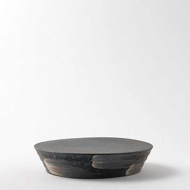 YAMATO 丸台皿 グレー/白刷毛