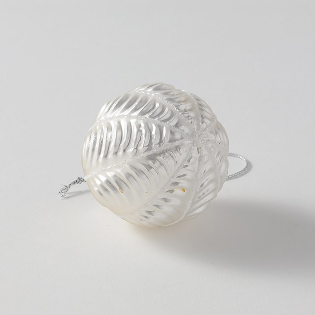 ガラスボール　銀／白リーフ6cm