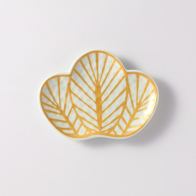 有田焼 錦金松葉形13cmプレート(ゴールド)