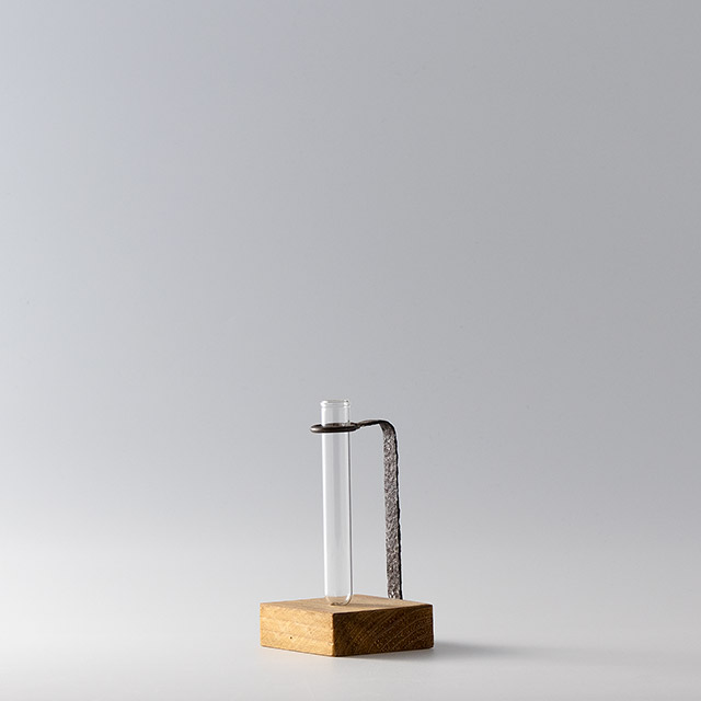 一輪挿し　試験管・錆メタル台木