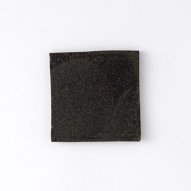 平井悠一 正角陶板9cm 黒(A)