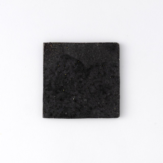 平井悠一　正角陶板9cm　黒（B)