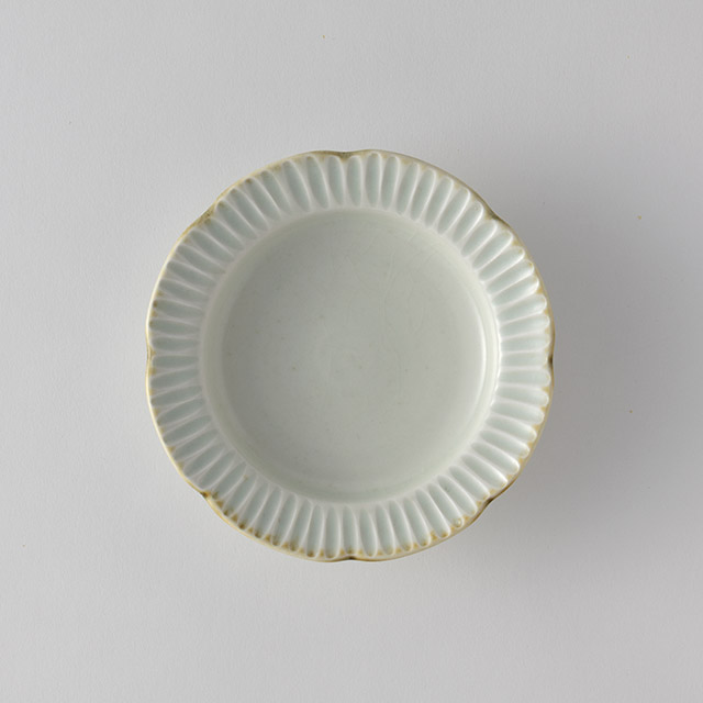 水谷和音 しのぎ輪花リム4寸皿 灰