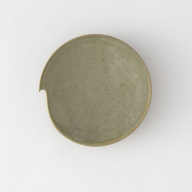 見野大介　勾玉皿　翠釉　3寸