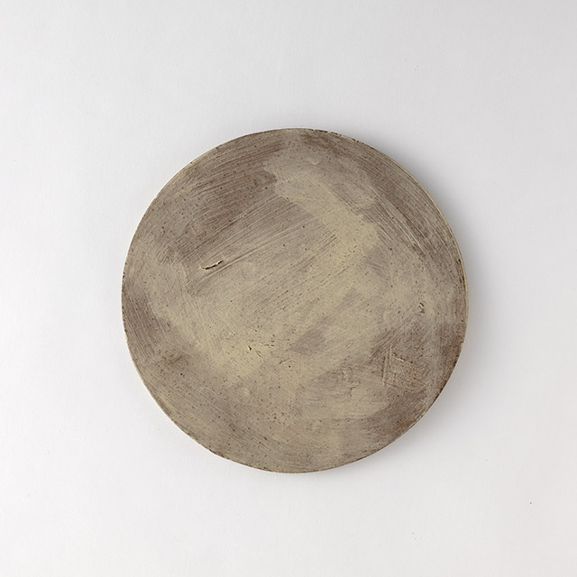 二階堂明弘　焼き締めタタラ丸皿23cm