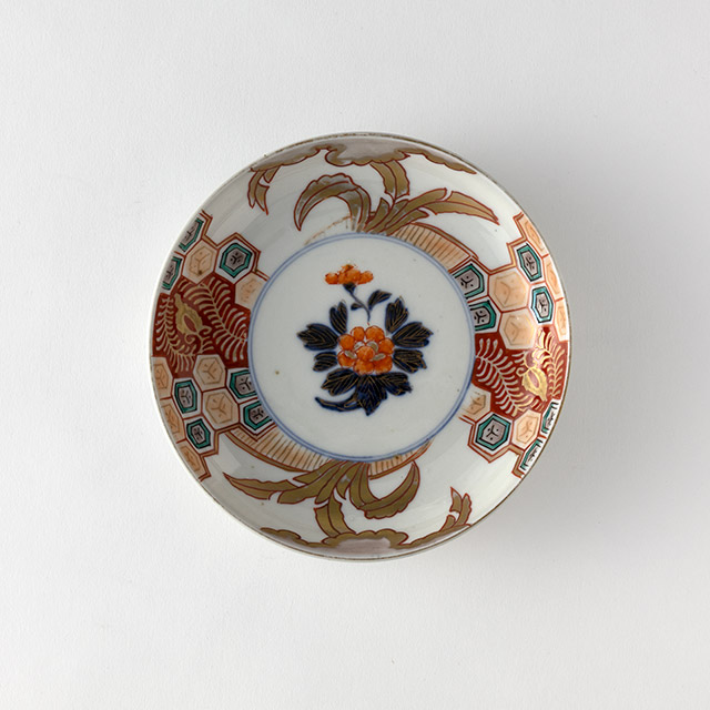 金彩牡丹色絵中皿 伊万里焼(明治時代)