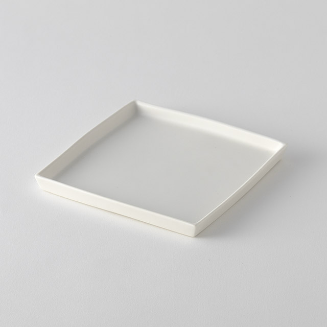 スエトシヒロ　白磁角皿　15cm