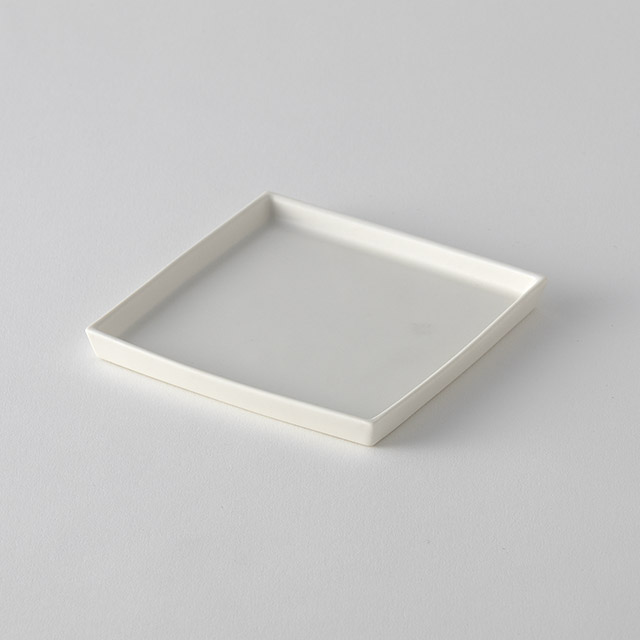 スエトシヒロ 白磁角皿 12cm