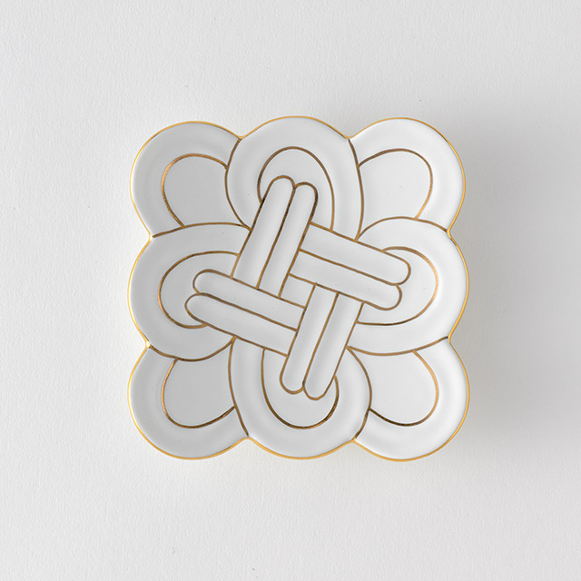 白マット金線吉祥むすび小皿