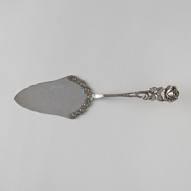 アンティークケーキサーバー　ANTIKO800　ヒルデスハイムローズ　ドイツ