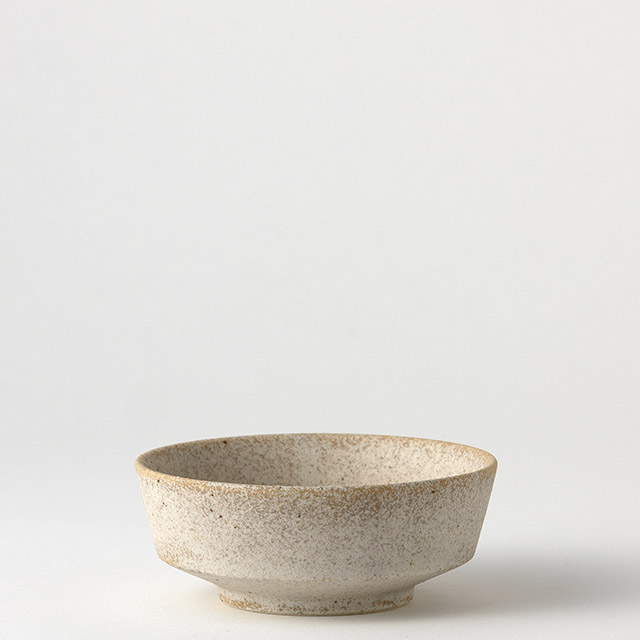 SANDY　ベージュマット　浅口小鉢　11cm