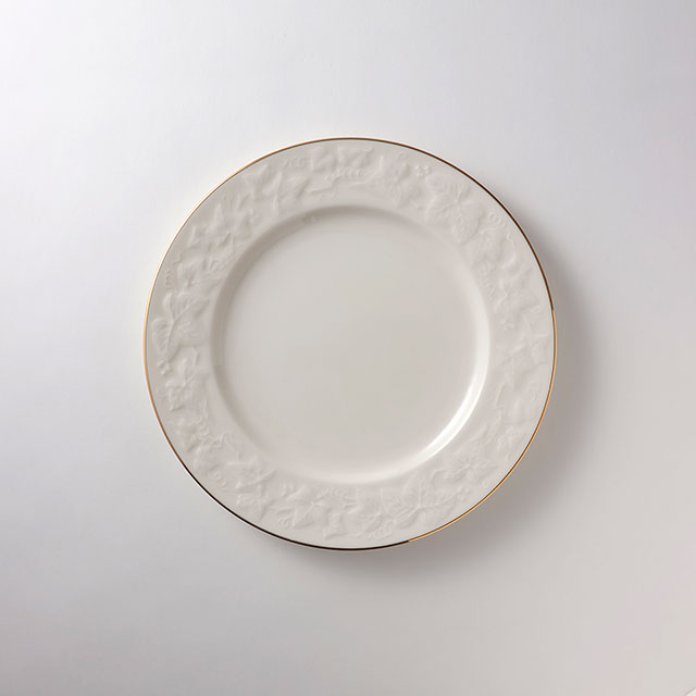 ノリタケ　乳白色蔦ミートプレート