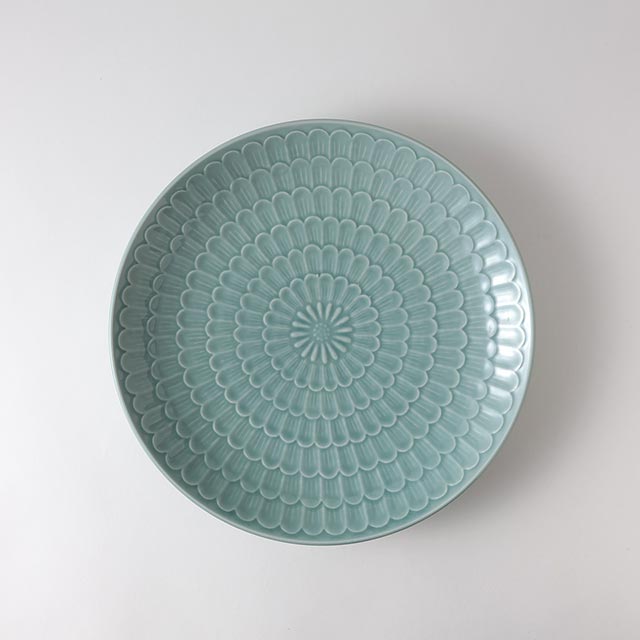 青磁菊の紋　28cm丸皿