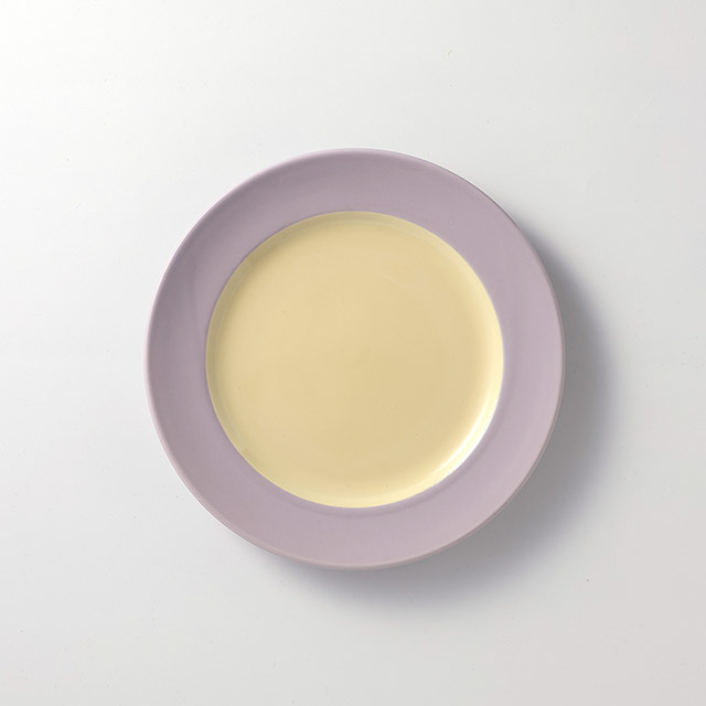 in the　プレート21cm　紫／黄