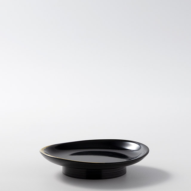 漆塗り銘々皿 黒に半月金