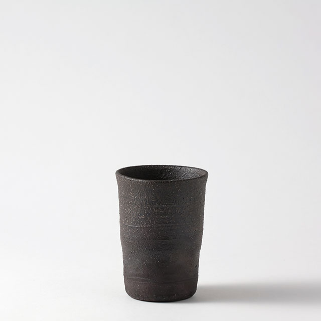 信楽焼　黒丸カップ