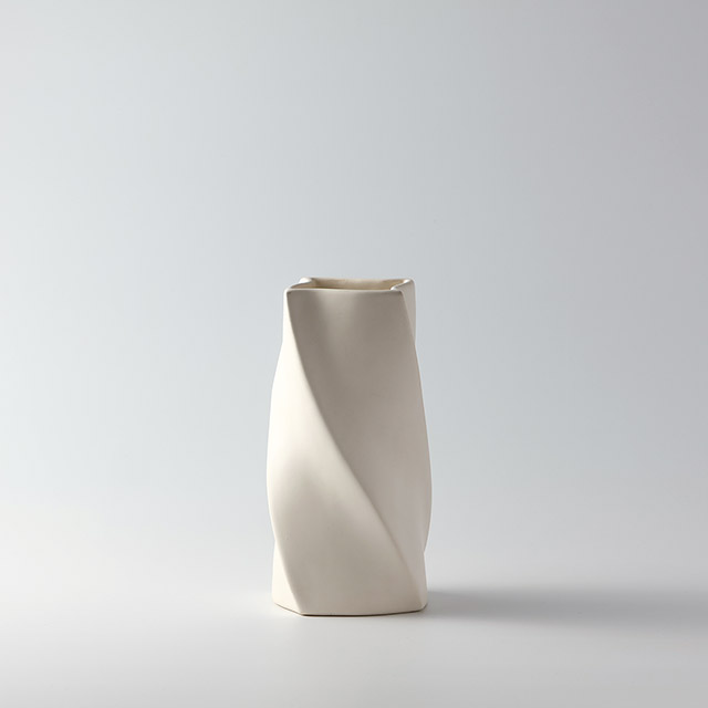 SAYA 白の花器 スパイラル