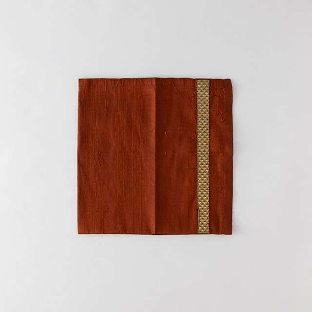 ナプキン　レンガゴールドライン