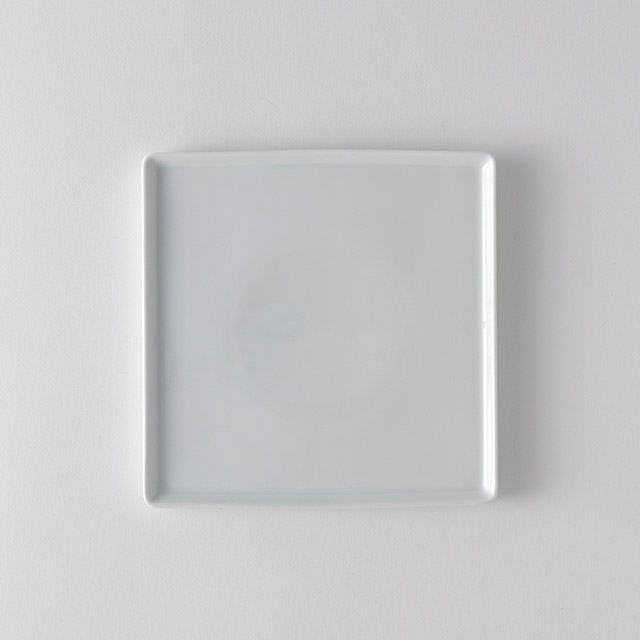 白 正角皿 17/17 Meden