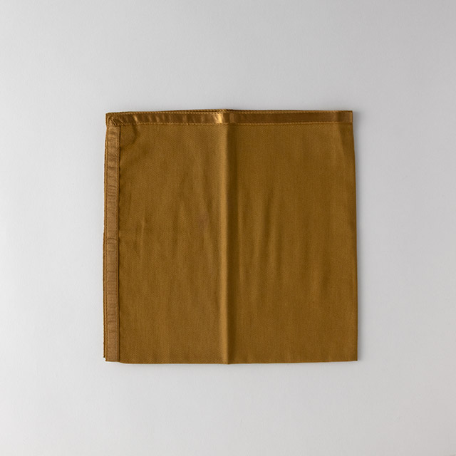 ナプキン 金(周りサテン)