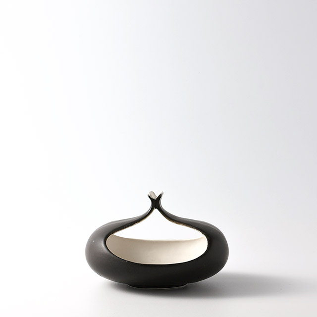 Saya 黒むすび花器