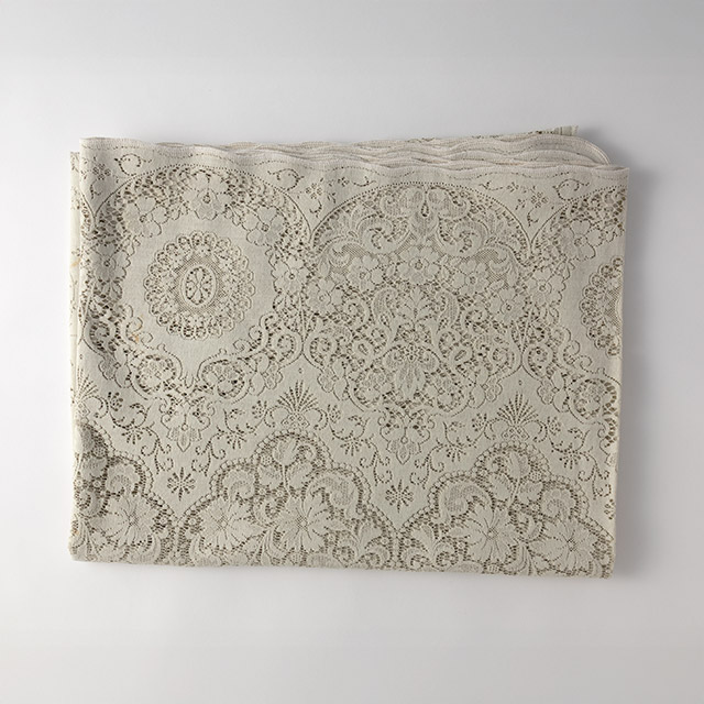 テーブルクロス　ベージュ全面レース（汚れのためOFF）