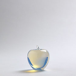 りんご　ガラス乳白