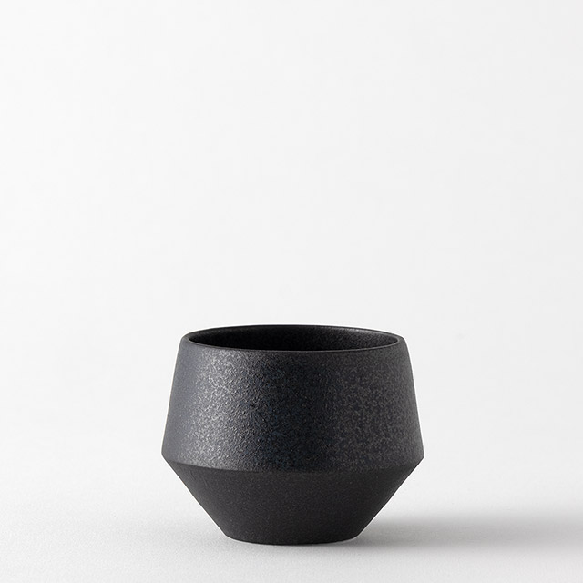 Frustum　湯呑　黒釉　美濃焼